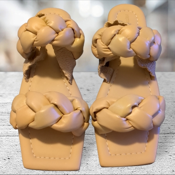 Pretty little thing sandals size 5 - Picture 3 of 14